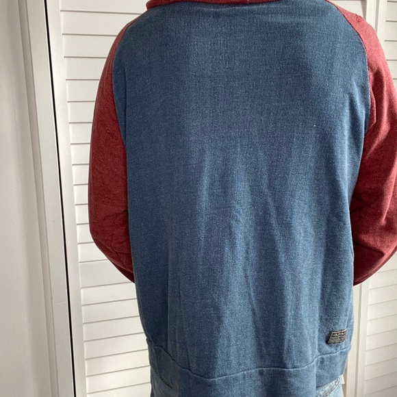 Volcom Hoodie - Picture 3 of 4